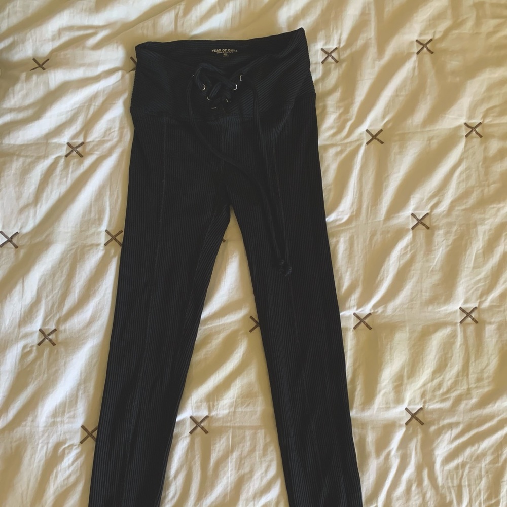 Ribbed leggings with lace up waist